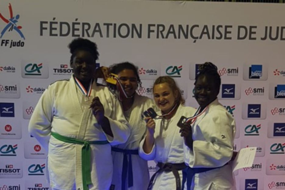 MEDAILLE D'ARGENT RACE ESTHER MENANDI JC VILLEPINTE